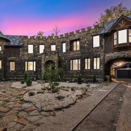 Enchanted Castle - Your Royal Getaway Awaits Cleveland Eksteriør billede