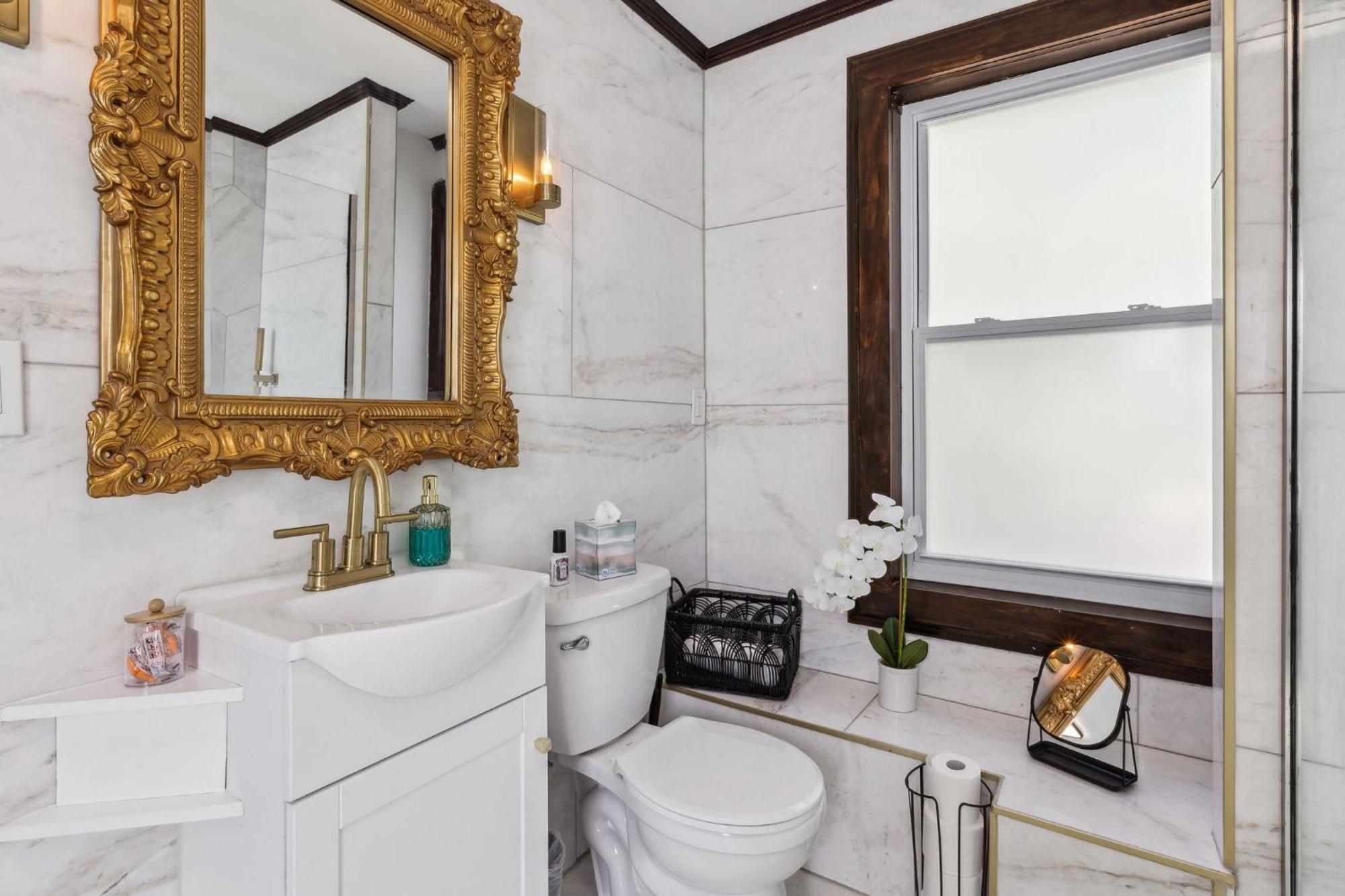 Enchanted Castle - Your Royal Getaway Awaits Cleveland Eksteriør billede
