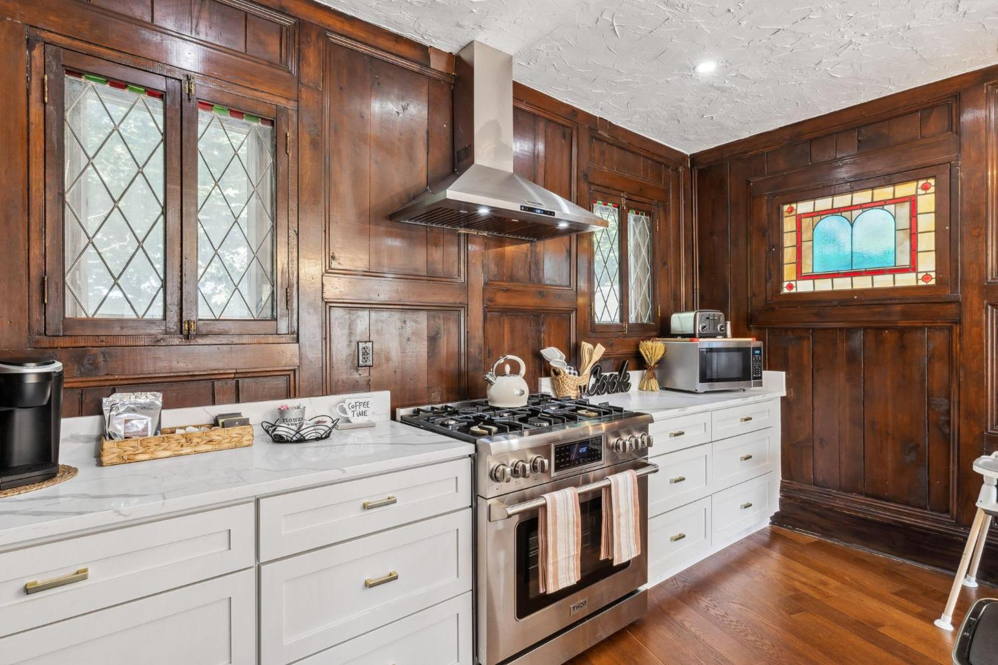 Enchanted Castle - Your Royal Getaway Awaits Cleveland Eksteriør billede