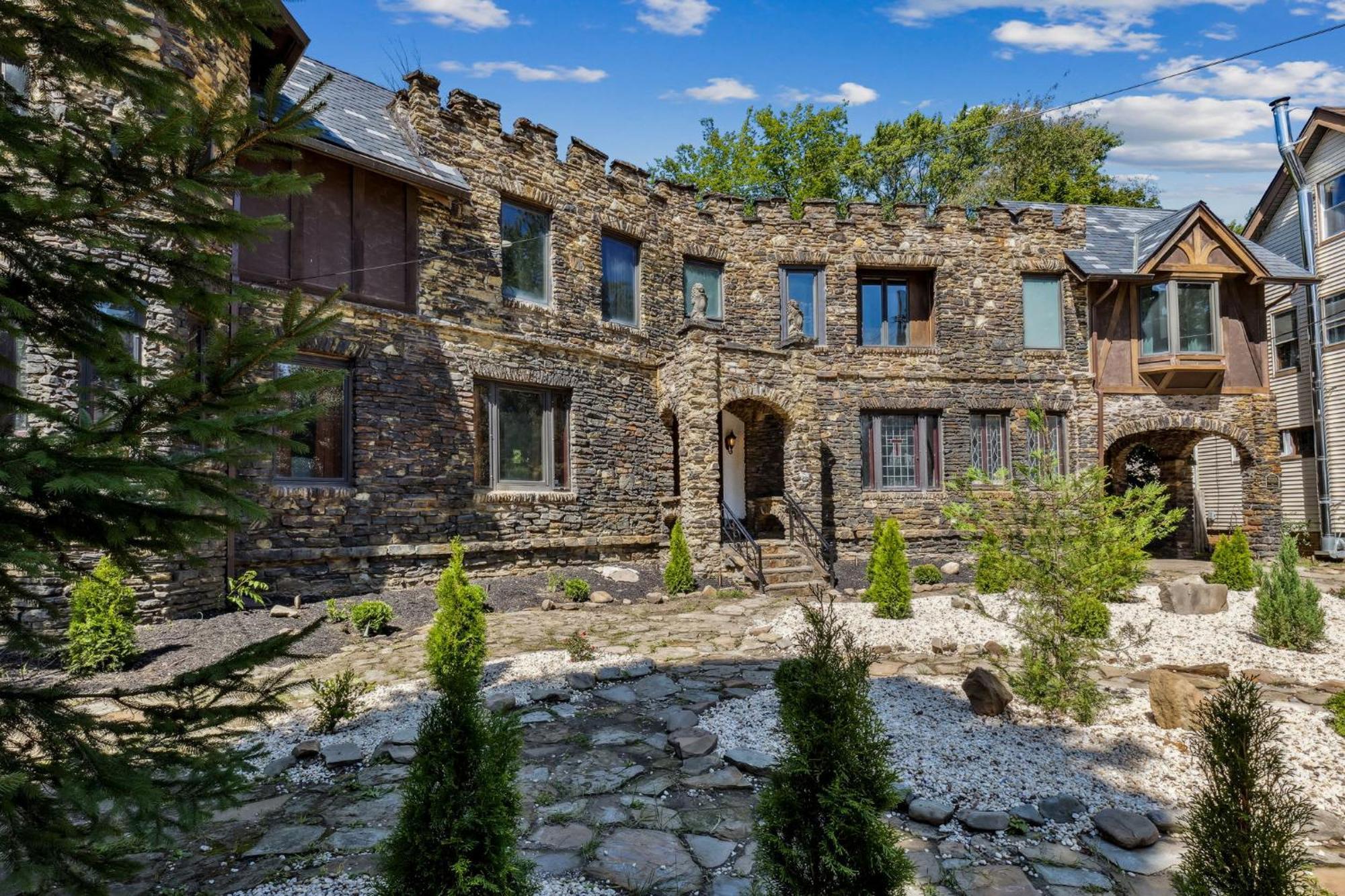Enchanted Castle - Your Royal Getaway Awaits Cleveland Eksteriør billede