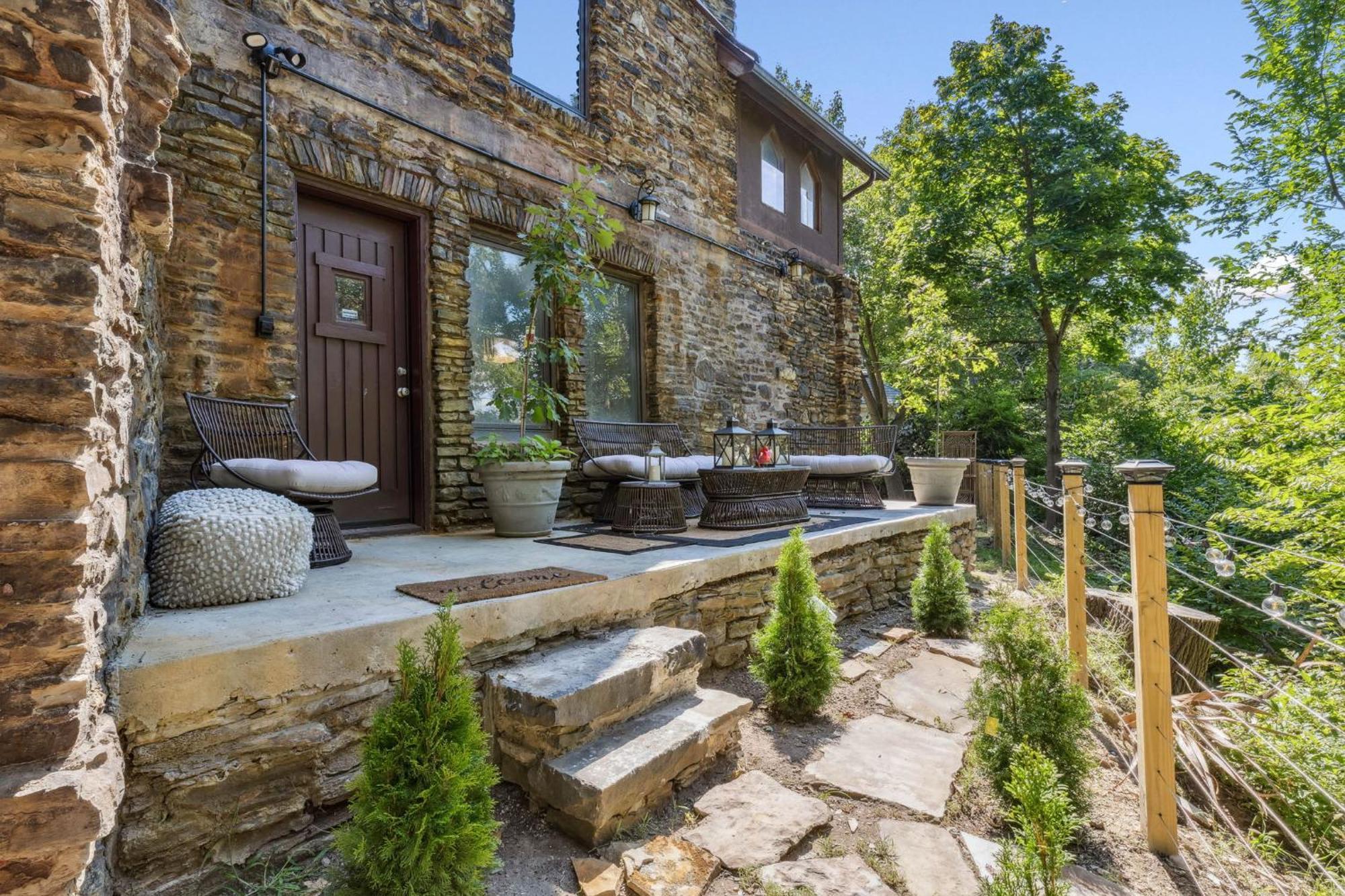 Enchanted Castle - Your Royal Getaway Awaits Cleveland Eksteriør billede