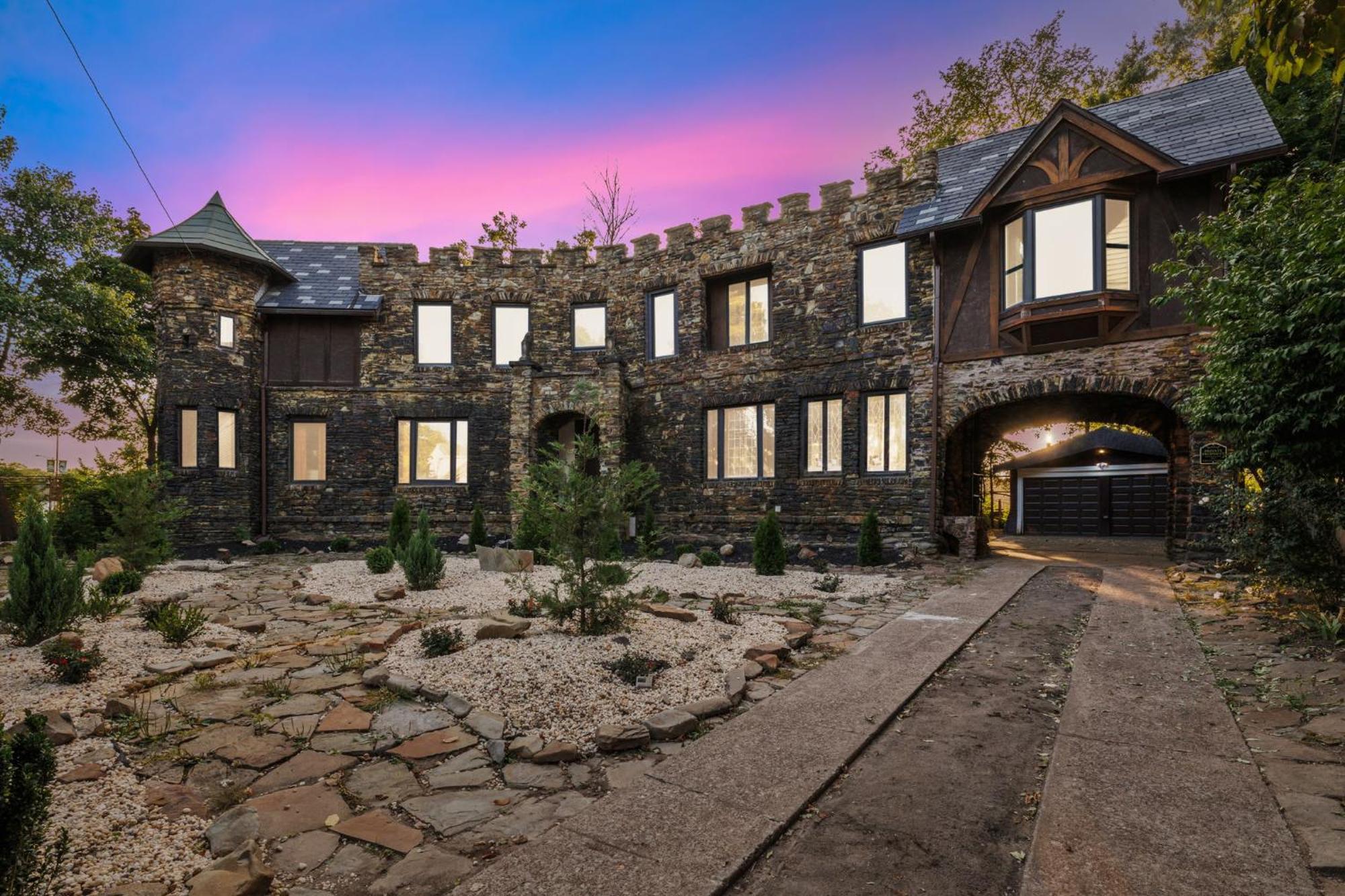 Enchanted Castle - Your Royal Getaway Awaits Cleveland Eksteriør billede